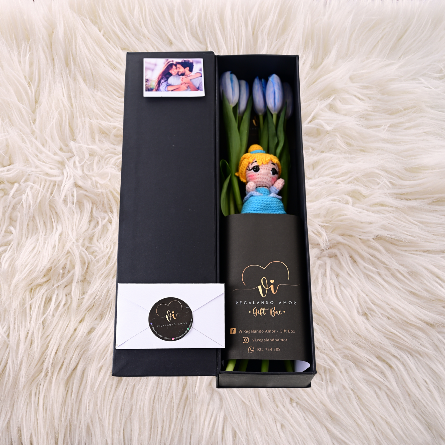 Box Luxury Tulipanes Celestes + Cenicienta