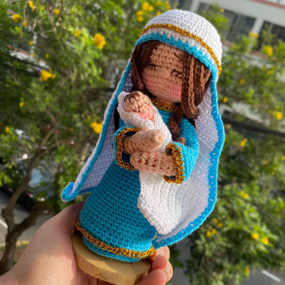 Amigurumi Tejido Virgen Maria Vi Regalando Amor
