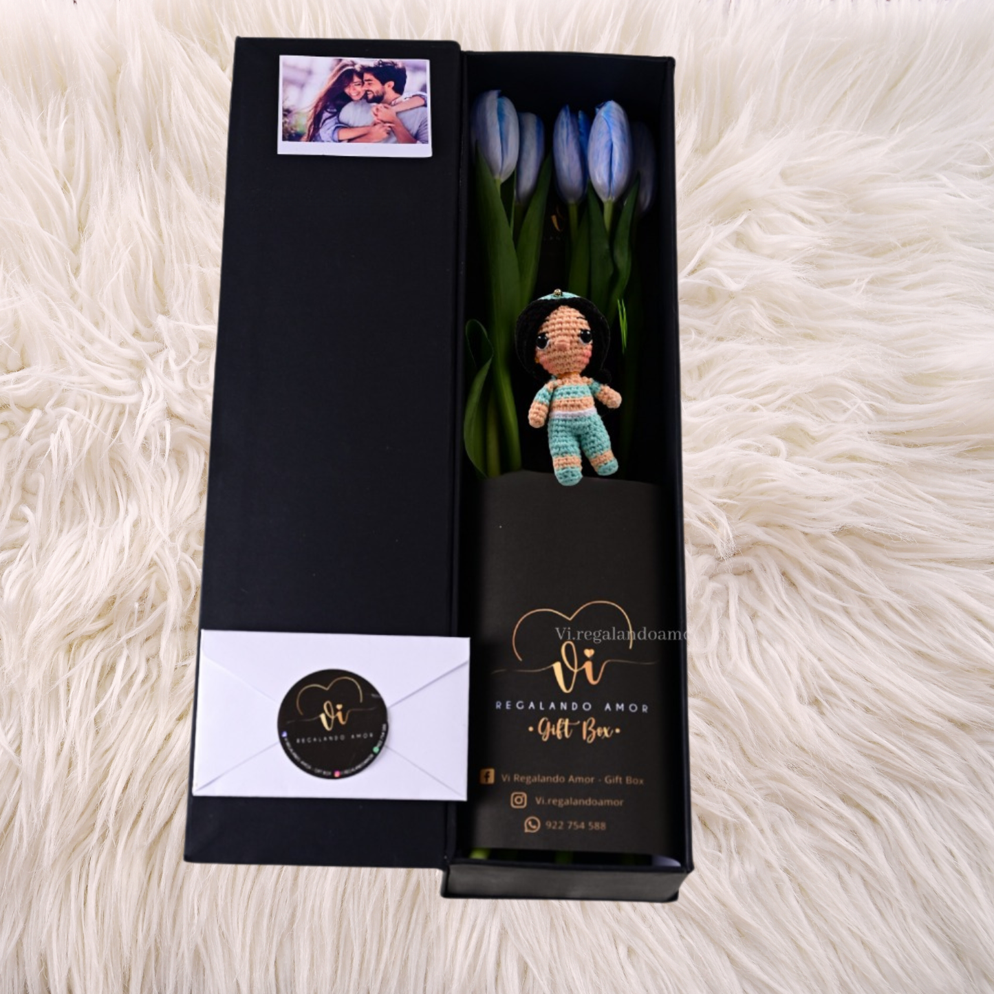 Box Luxury tulipanes celestes + Jazmin