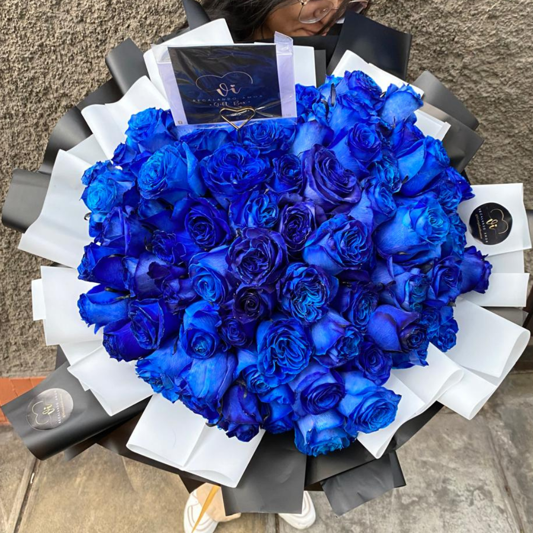 Ramo de 100 rosas azules