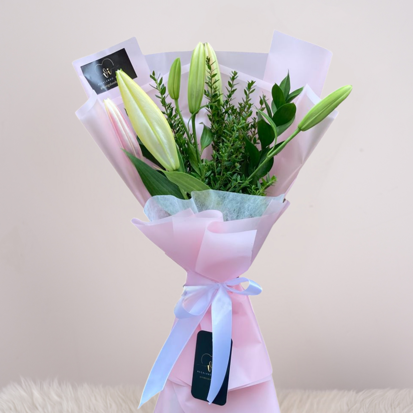 Ramo Yuri – Lirios Blancos