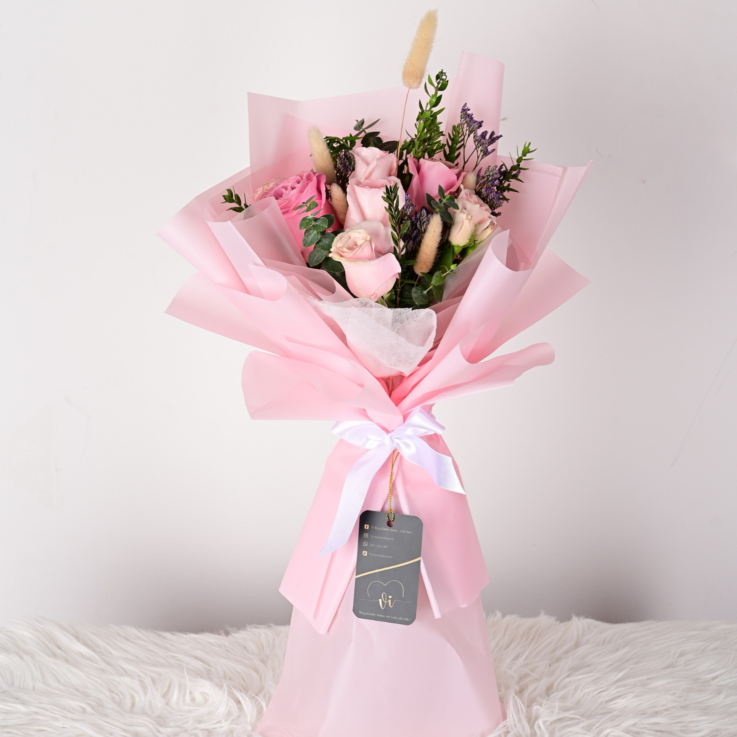 Ramo Ailén – Rosas Rosadas con Variedad Floral