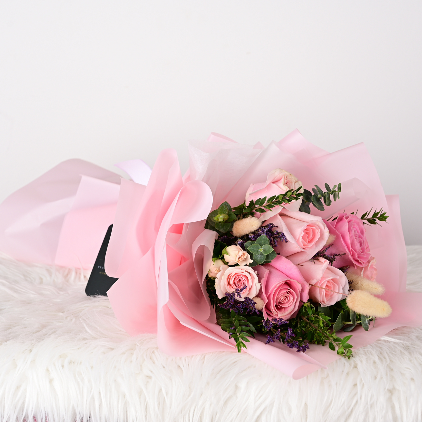 Ramo Ailén – Rosas Rosadas con Variedad Floral