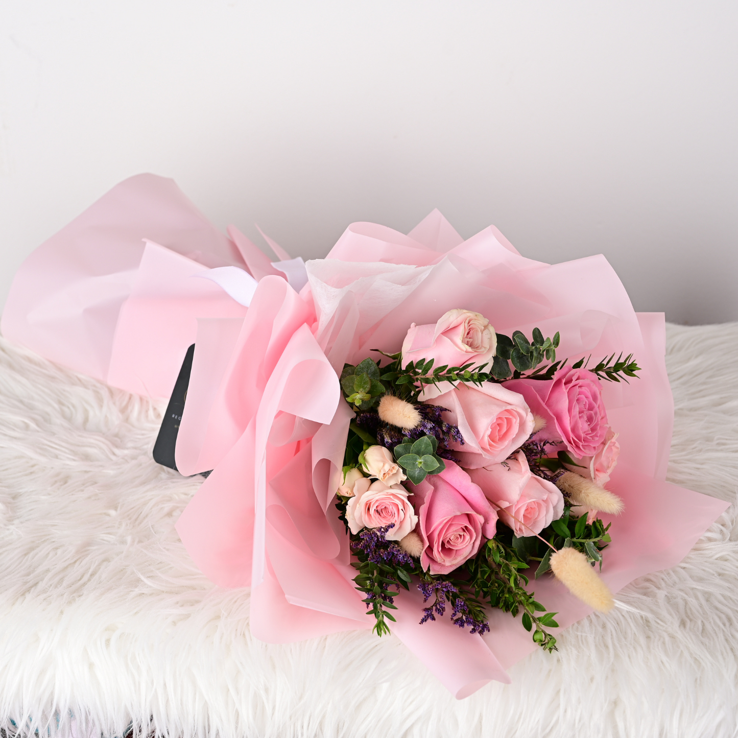 Ramo Ailén – Rosas Rosadas con Variedad Floral