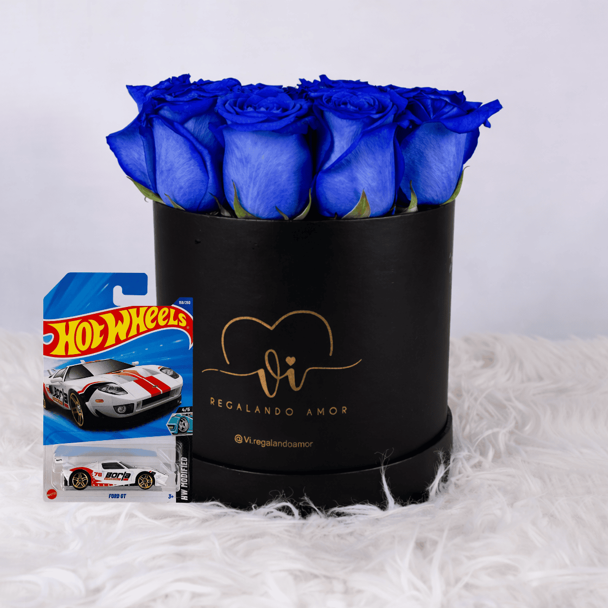 Box Clásico de Rosas Azules + Carrito HotWheels