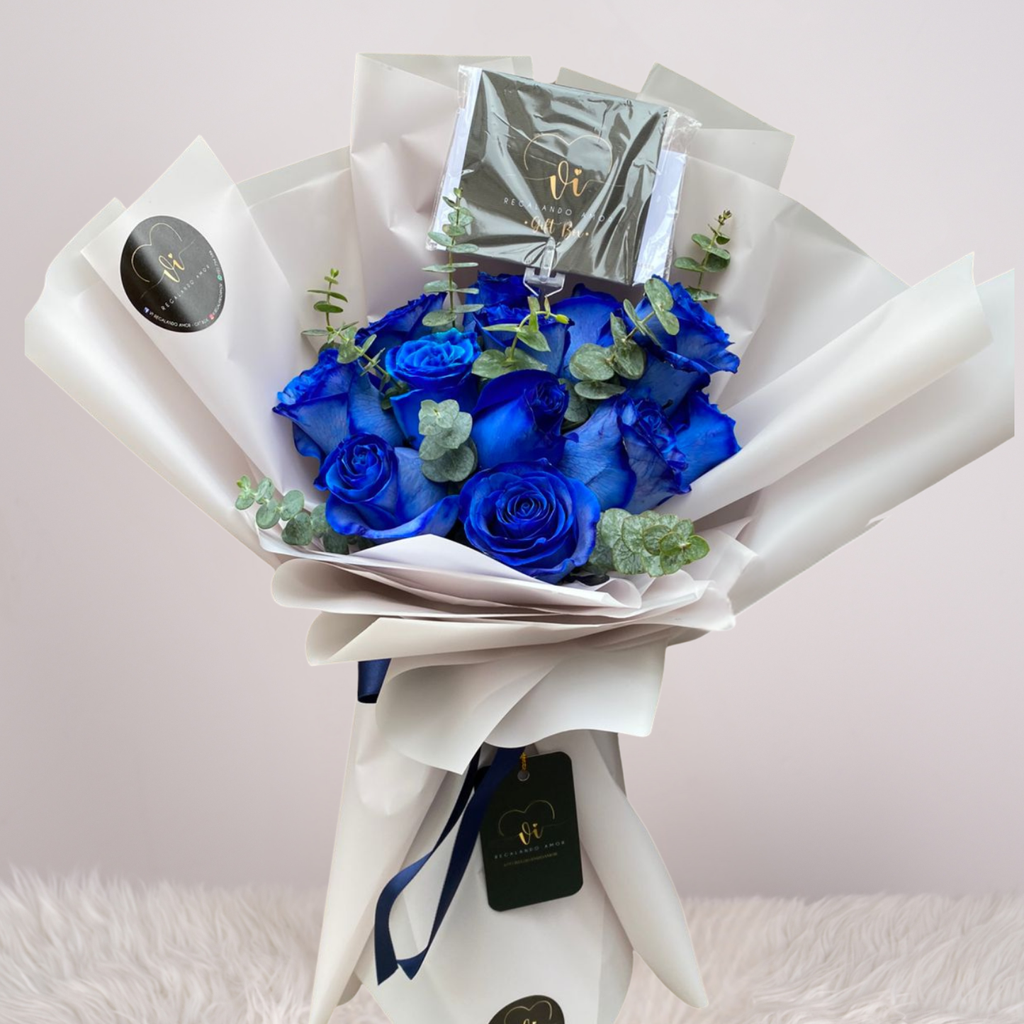 Ramo Violeta - Rosas azules