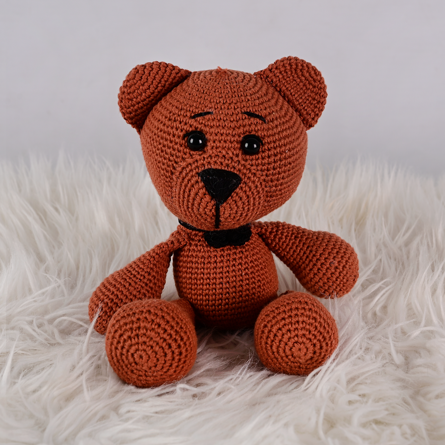 Oso con corbata negra