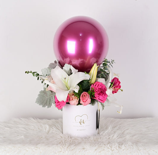 Box Selene – Rosas Inglesas y Lirios con Globo Personalizable
