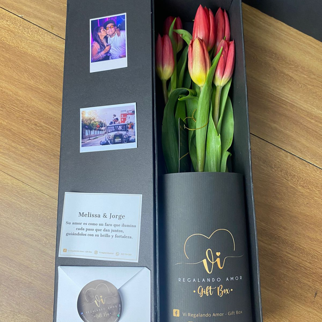  Box Luxury Tulipanes Rojos contiene 6 magníficos tulipanes rojos