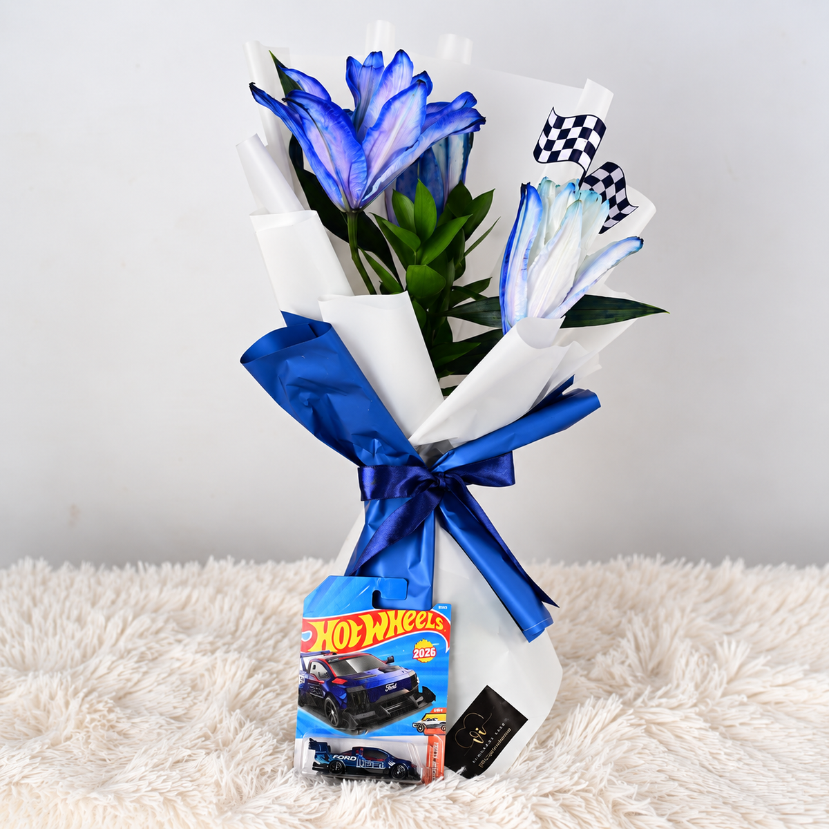 Mini ramo de lirio azul + Hotwheels