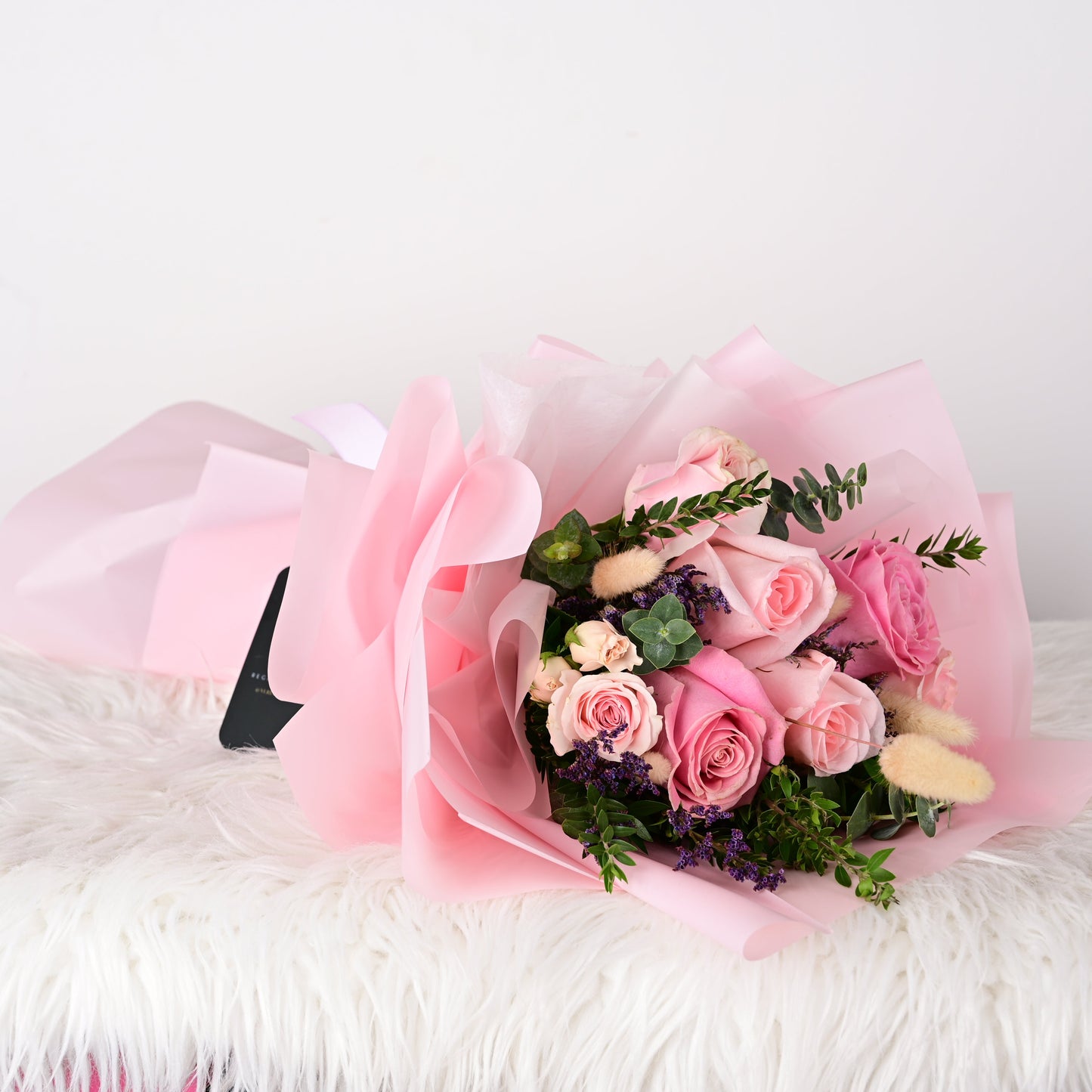 Ramo Ailén – Rosas Rosadas con Variedad Floral