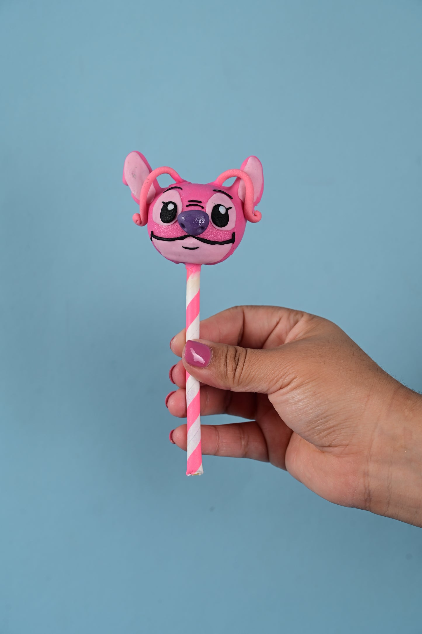 🌌 Box Intergaláctico – 5 Cake Pops de Stitch y Angel