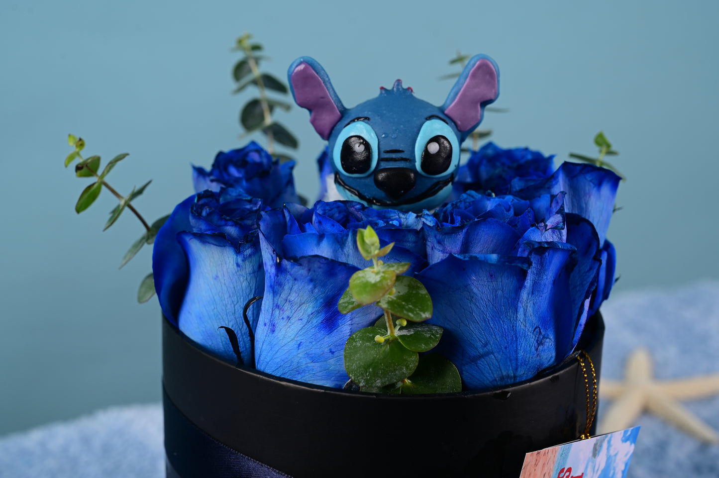 Box Clásico 8 Rosas Azules + Cakepop Stitch o Angel