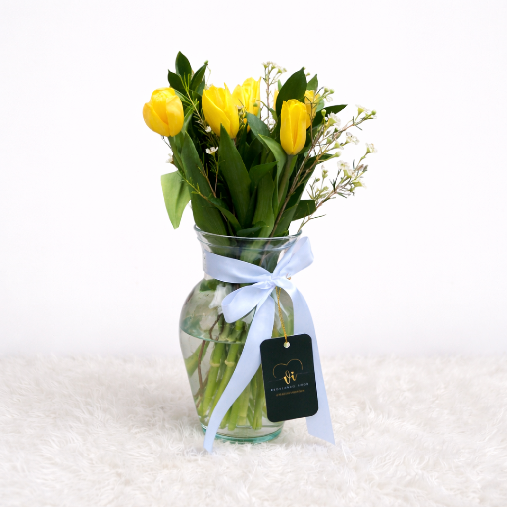 Arreglo floral Flora – 12 Tulipanes Amarillos