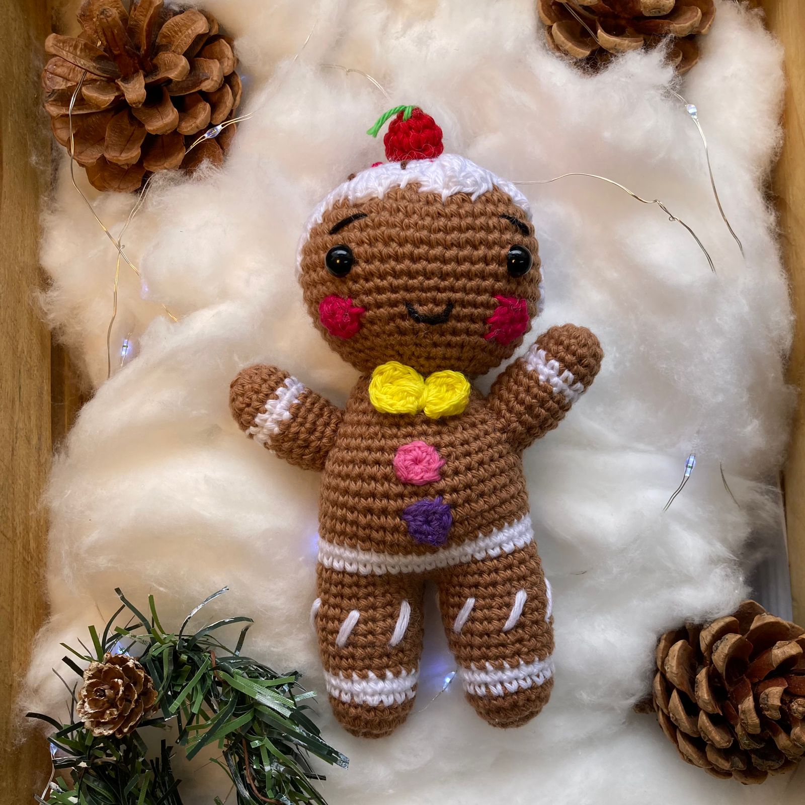 Jengibre Niño Navideño - Amigurumi de 16 cm de alto