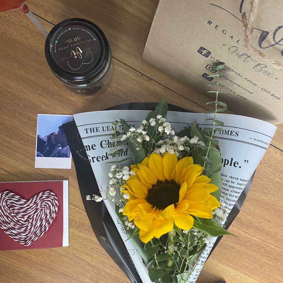 Ramo de 1 girasol con un mini jar de brownie y globo 