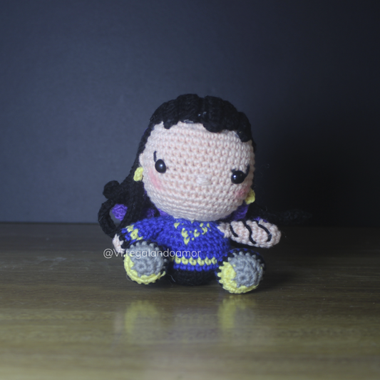 Amigurumi de la reyna valorant de 10 cm 