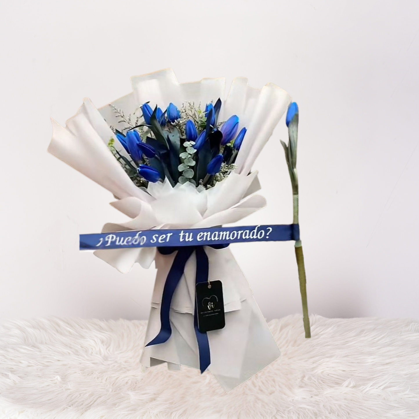 Ramo Giorgia – 15 Tulipanes Azules + Cinta