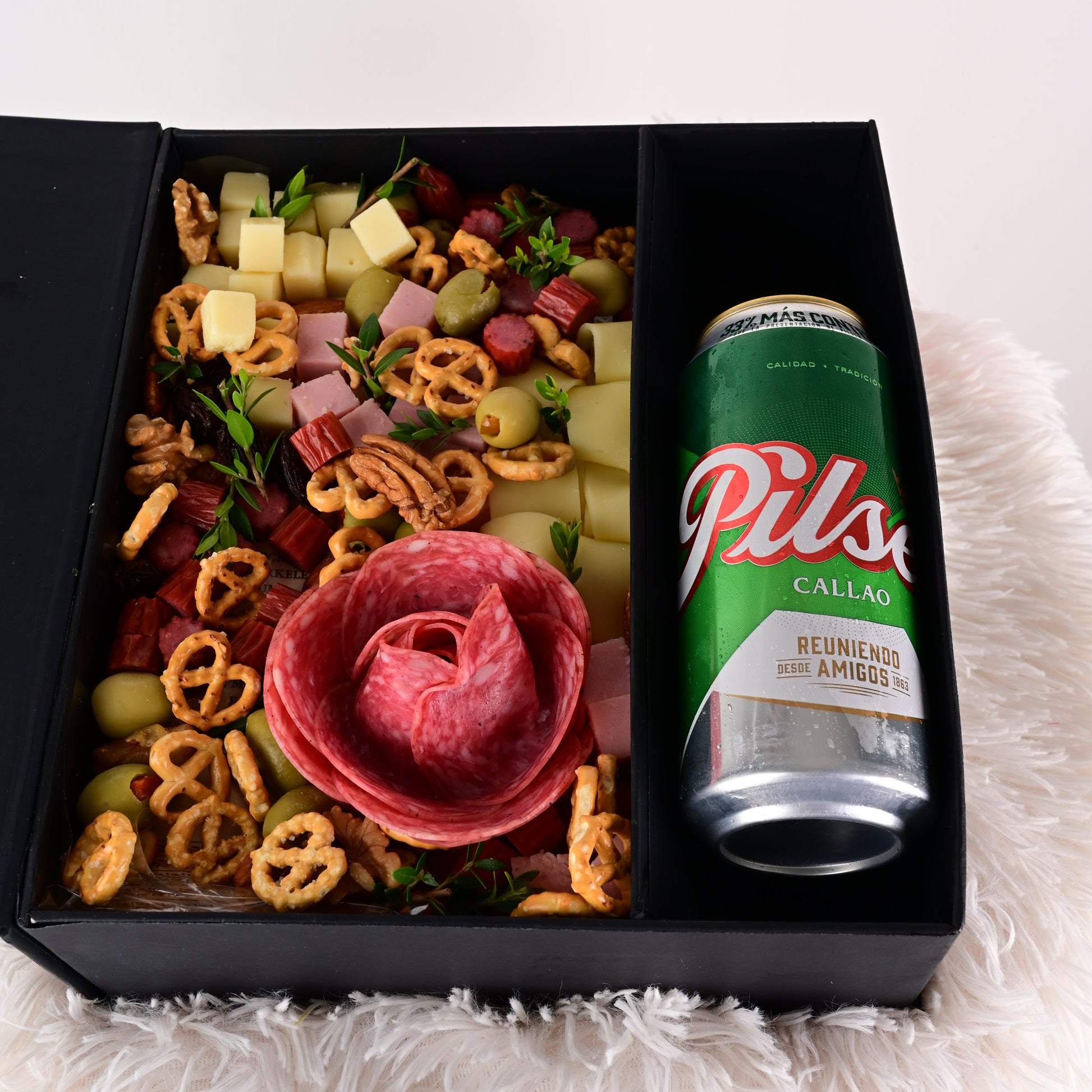 Tabla de quesos , cerveza