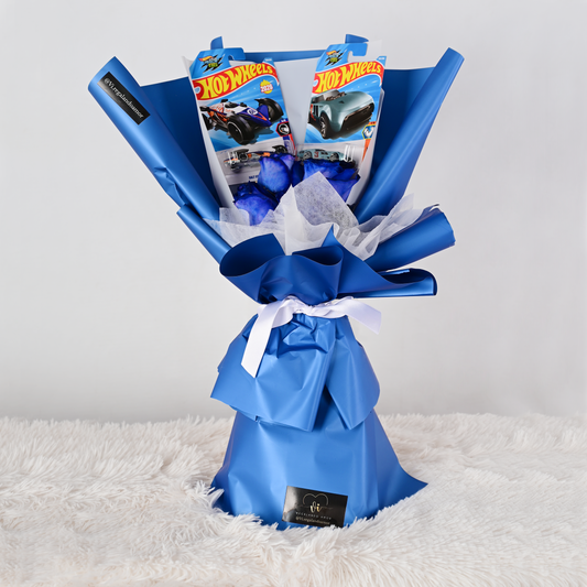 Ramo de 5 rosas azules + Hotwheels