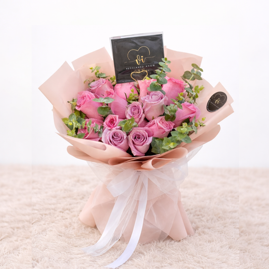 Ramo Violeta – 14 Rosas Lila o Rosadas