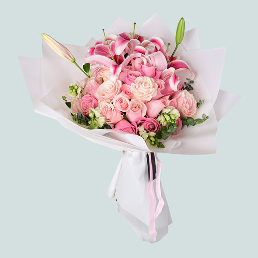 ramo dia de la novia de 50 rosas con lirios