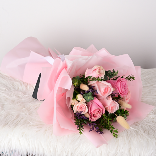 Ramo Ailén – Rosas Rosadas con Variedad Floral